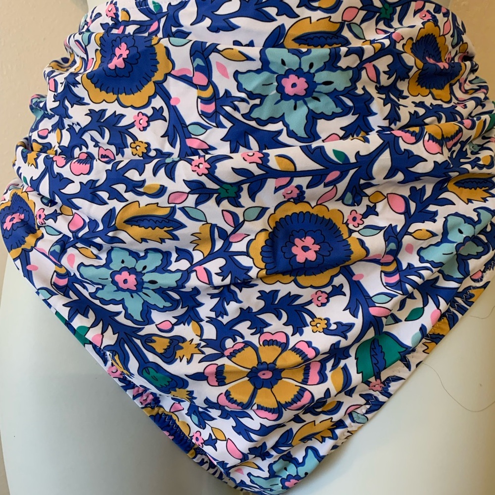 Boho Floral Ruffle Bikini Set - Picture 2 of 10